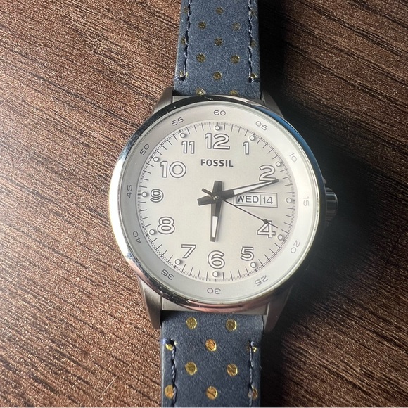 Ladies fossil watch great condition - Picture 1 of 6
